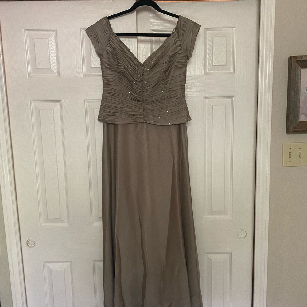 Evening wear beautiful gathered too long dress
